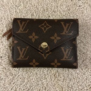 100% authentic Louis Vuitton victorine wallet